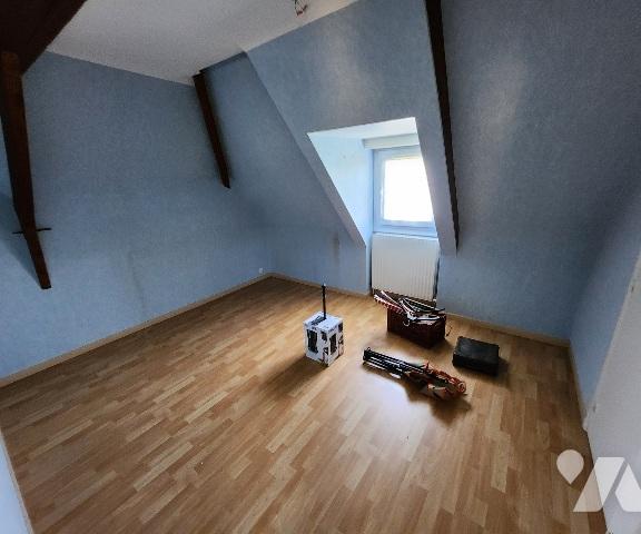 Maison sur 3 niveaux avec jardin et véranda.
grand rivet 49130 les ponts de ce