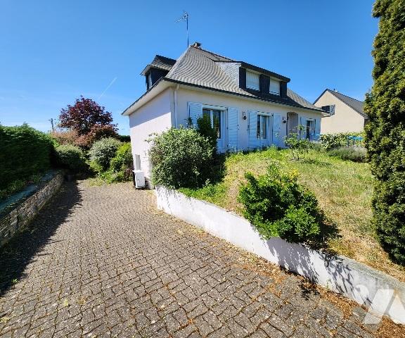 Maison sur 3 niveaux avec jardin et véranda.
grand rivet 49130 les ponts de ce
