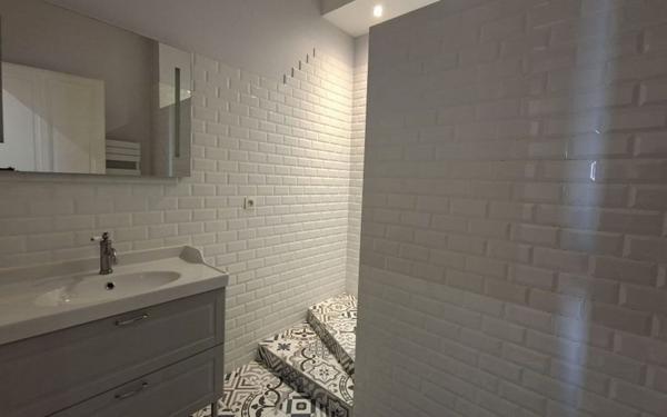 Appartement à vendre    7 pièces • 185 m2 Bourg-en-Bresse