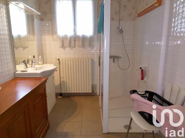 Maison 4 pièces de 88 m² à Aigurande (36140)