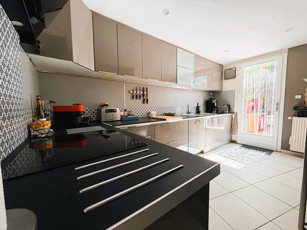 Villa T4 rénovée 93M2 sur parcelle de 330m²  secteur résidentiel de Venelles