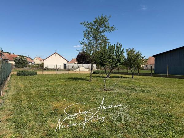 Maison individuelle avec sous-sol et jardin