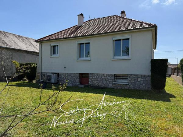 Maison individuelle avec sous-sol et jardin