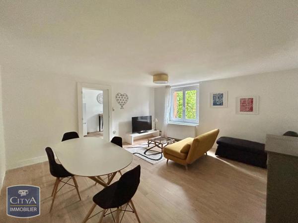 Appartement à louer 2 pièces 62.7m² Saint-Étienne (42000)