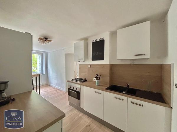 Appartement à louer 2 pièces 62.7m² Saint-Étienne (42000)