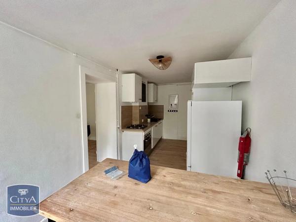 Appartement à louer 2 pièces 62.7m² Saint-Étienne (42000)