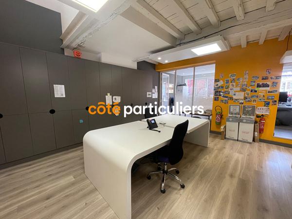 Vente Bureaux181,66 m² - 9 Pièces - DOUAI (59500)