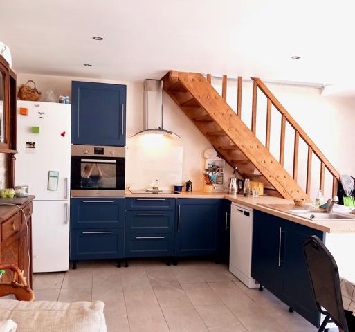 MAISON DE VILLAGE - ST JEAN DE SAUVES