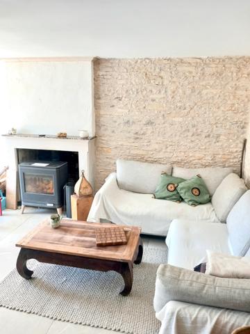 MAISON DE VILLAGE - ST JEAN DE SAUVES