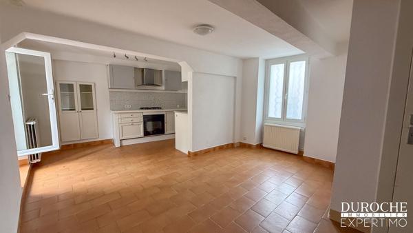 Maison de ville à vendre à Orange – 124 m² avec cour intérieure de 85 m²