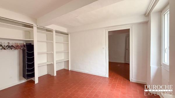 Maison de ville à vendre à Orange – 124 m² avec cour intérieure de 85 m²