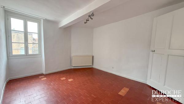 Maison de ville à vendre à Orange – 124 m² avec cour intérieure de 85 m²