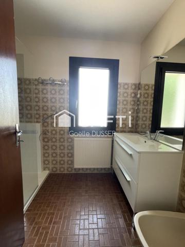 A Saint Eloy les Mines, très belle maison sur les hauteurs dominant les Combrailles