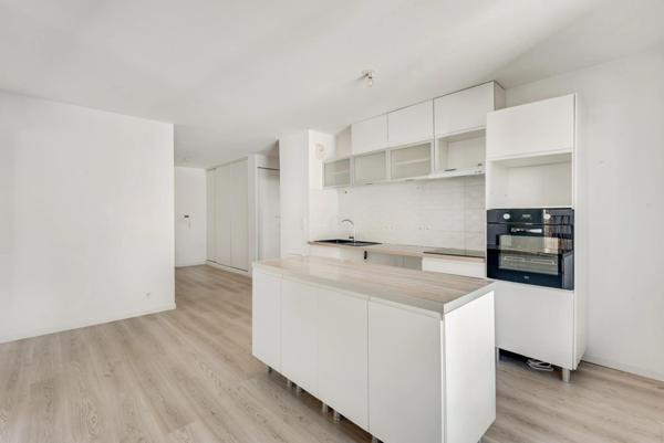 GRAND DEUX PIECES SUPERBE RESIDENCE