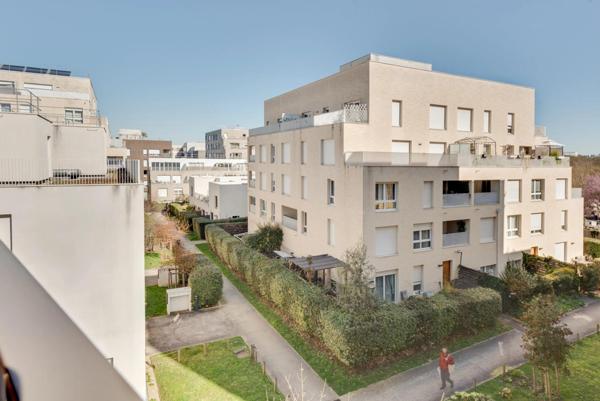 GRAND DEUX PIECES SUPERBE RESIDENCE