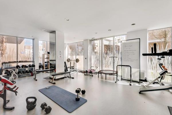 GRAND DEUX PIECES SUPERBE RESIDENCE