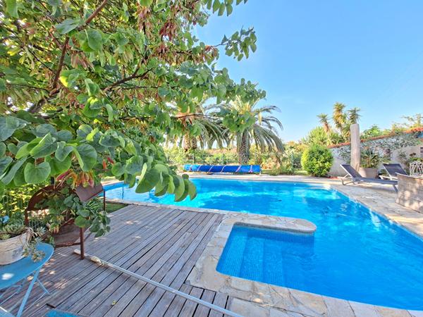Perpignan SUD Villa 4 faces de Type 5 sur 4000m2 de terrain