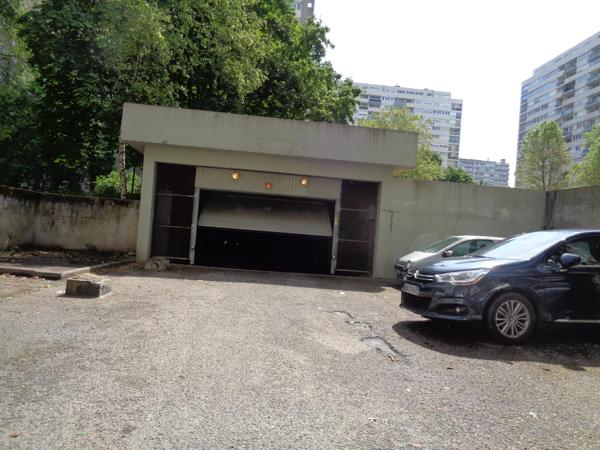 Parking · Location Villeurbanne (69100) 11m²