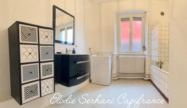 En Exclusivité, spécial investisseur (1 local commercial +T1 + T2+ T3) à Sainte-Suzanne