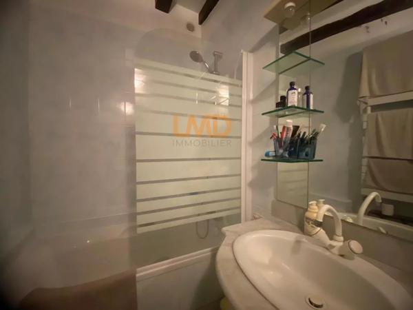 Maison de bourg - T5 - Cour- Proche Commodités -