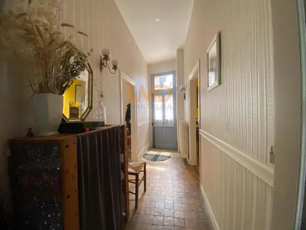 Maison de bourg - T5 - Cour- Proche Commodités -