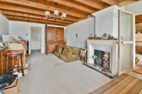 Propriete à vendre 9 pièces proche de TONNAY CHARENTE (17)