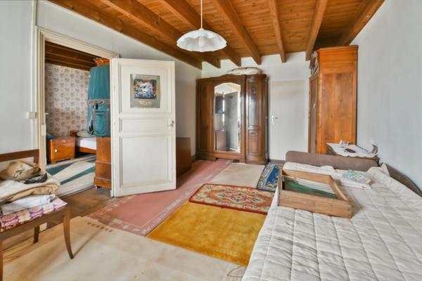 Propriete à vendre 9 pièces proche de TONNAY CHARENTE (17)