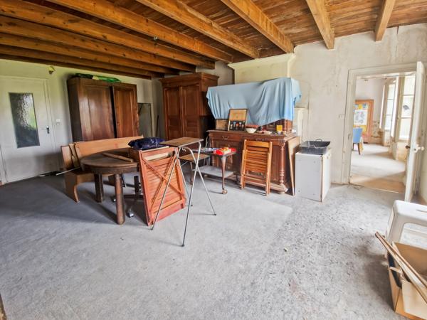 Propriete à vendre 9 pièces proche de TONNAY CHARENTE (17)
