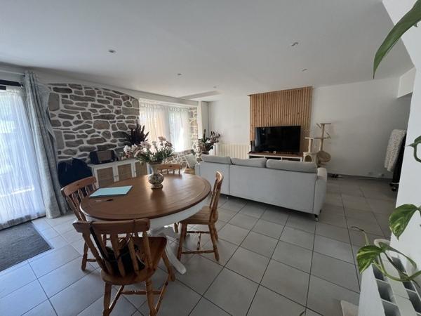 Maison à louer 860 € CC Quimperlé 3 p 73 m² DPE D