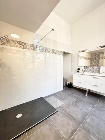 Appartement bourgeois à CANNES (06400)
