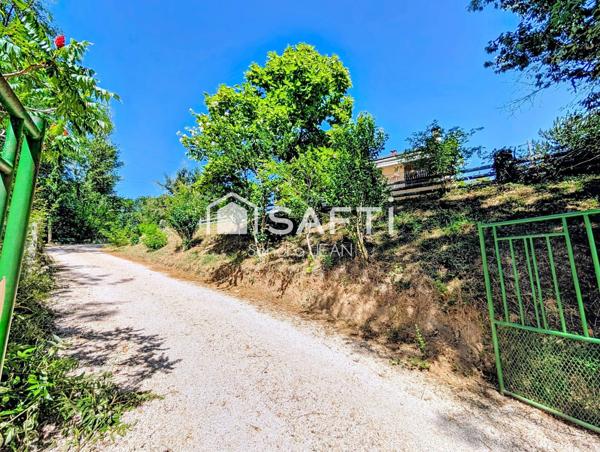 Maison proche des proximités avec un Grand Hangar