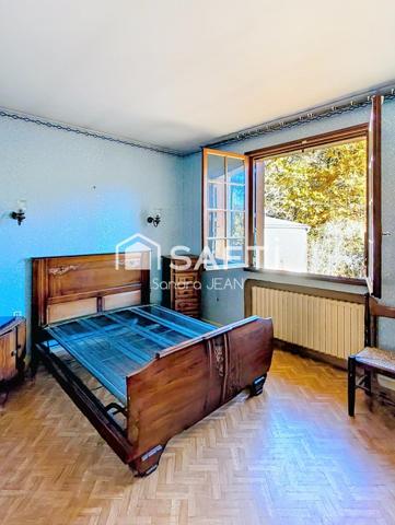 Maison proche des proximités avec un Grand Hangar