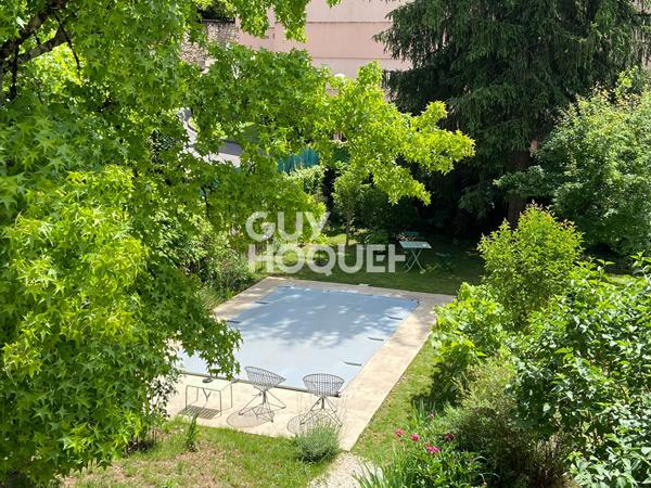 Hyper centre, familiale avec jardin, piscine et garage