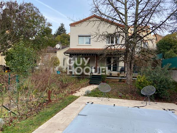 Hyper centre, familiale avec jardin, piscine et garage