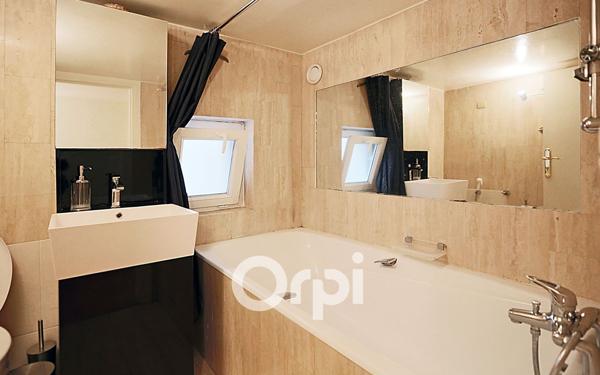 Appartement à vendre    4 pièces • 100,75 m2 Paris 8