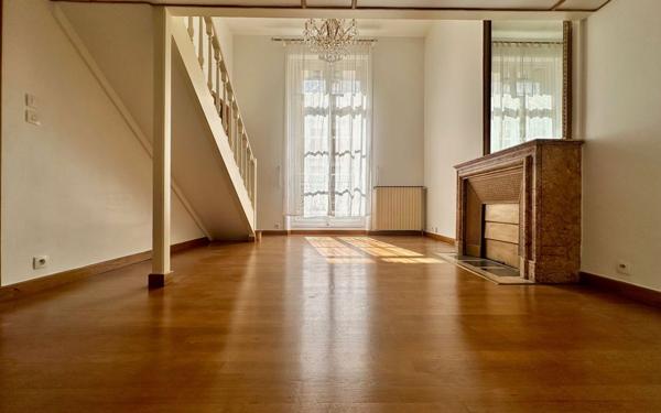 Appartement à vendre    4 pièces • 100,75 m2 Paris 8