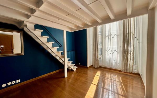 Appartement à vendre    4 pièces • 100,75 m2 Paris 8