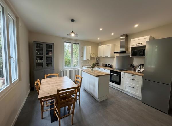 Charmante maison rénovée au coeur de Joué-lès-Tours ? Tout à pied, au calme absolu