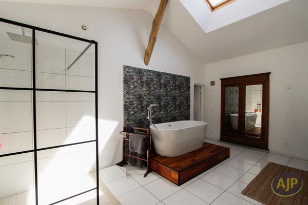 Maison à vendre Divatte Sur Loire - 5 pièces, 292m² avec 3 chambre(s) à 635 000€ - AJP Immobilier Le Loroux-Bottereau