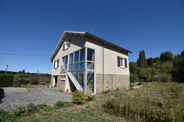 Maison individuelle lumineuse avec jardin et garage — Saint-Agrève