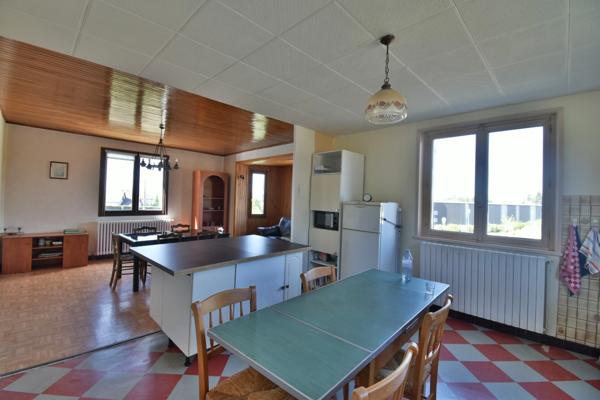 Maison individuelle lumineuse avec jardin et garage — Saint-Agrève