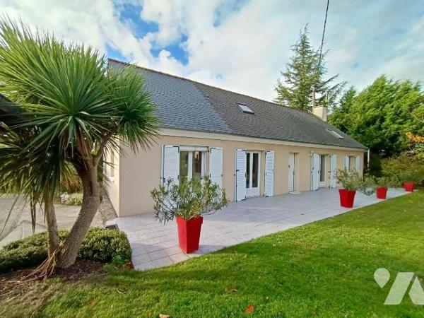 TRENTE CINQ NOTAIRES - à 1,5 km du centre-ville - maison indépendante de près de 140 m² habitab...