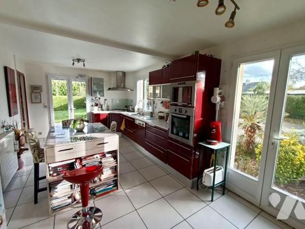 TRENTE CINQ NOTAIRES - à 1,5 km du centre-ville - maison indépendante de près de 140 m² habitab...