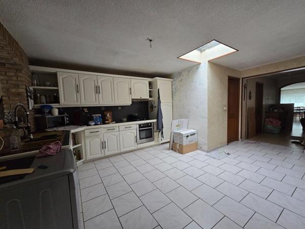 Maison Wattrelos beaux volumes, 3 grandes chambres et jardin 300 m2