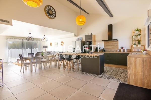 Maison en pierre rénovée | 125 m² | 5 chambres | Piscine chauffée | Terrain 500 m² | Saint-Germain-la-Rivière | Proche Libourne et Saint-André-de-Cubzac