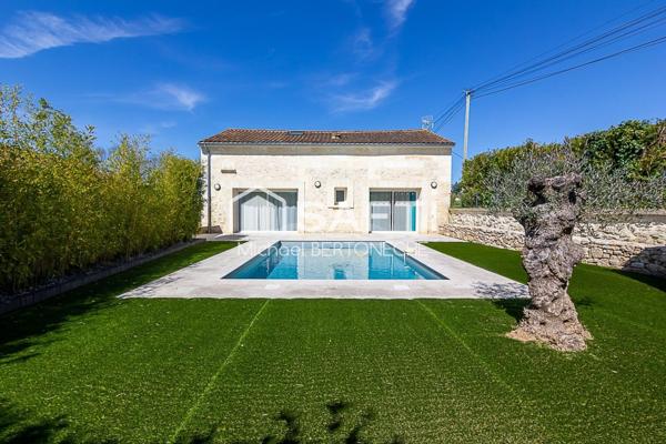 Maison en pierre rénovée | 125 m² | 5 chambres | Piscine chauffée | Terrain 500 m² | Saint-Germain-la-Rivière | Proche Libourne et Saint-André-de-Cubzac
