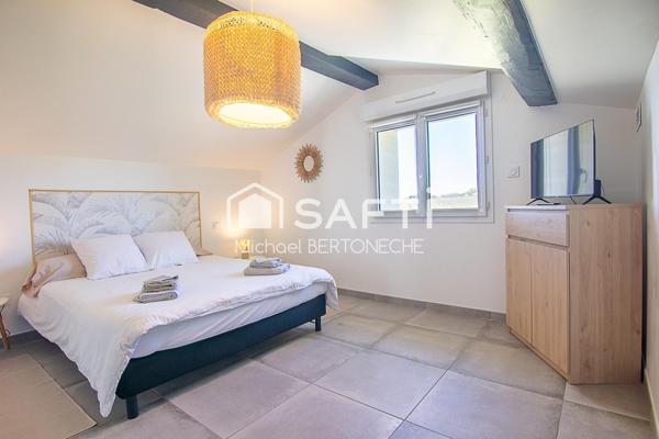 Maison en pierre rénovée | 125 m² | 5 chambres | Piscine chauffée | Terrain 500 m² | Saint-Germain-la-Rivière | Proche Libourne et Saint-André-de-Cubzac