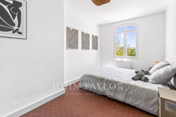 Maison typique bandolaise avec deux appartements indépendants, vue mer et fort potentiel