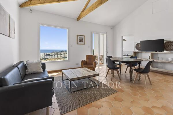 Maison typique bandolaise avec deux appartements indépendants, vue mer et fort potentiel