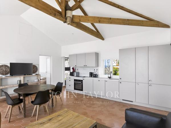Maison typique bandolaise avec deux appartements indépendants, vue mer et fort potentiel